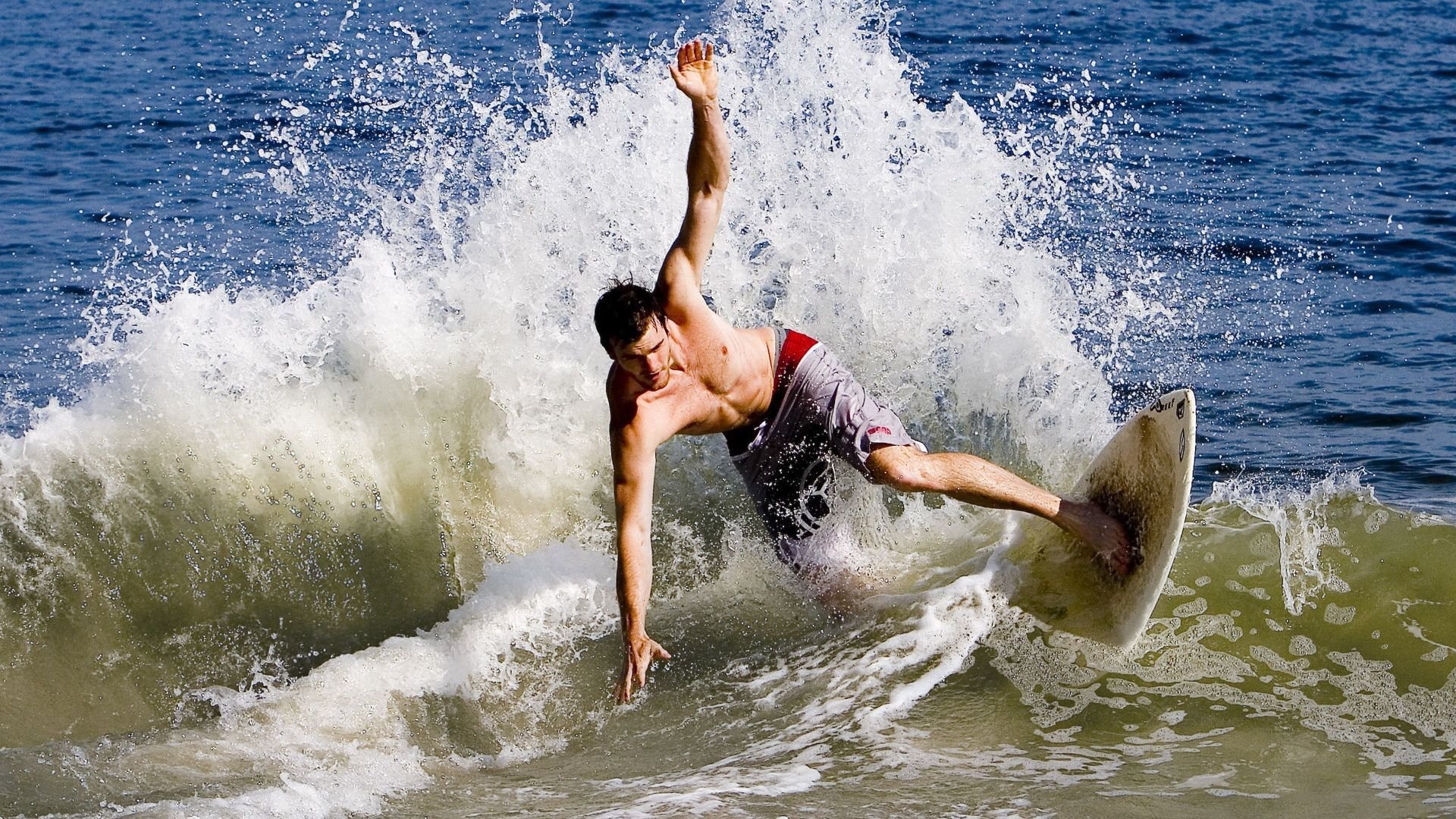 美因茨连续遭遇丢球，德甲降级危机加剧，美因茨现主帅是谁